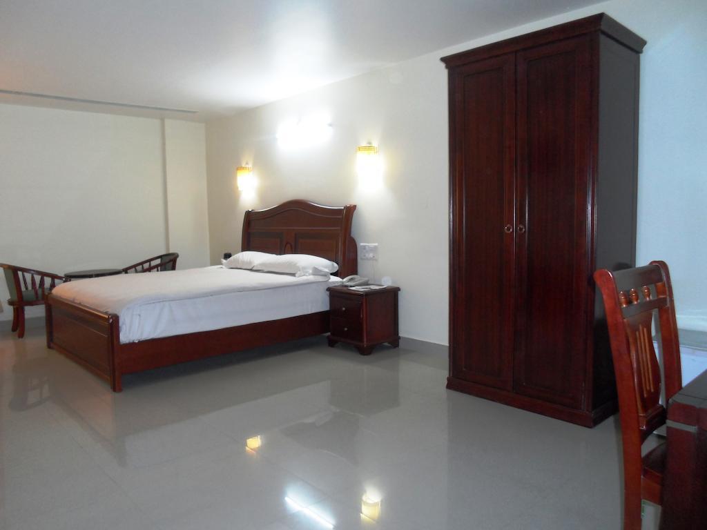 Psr Hotel Tirupati Exterior photo