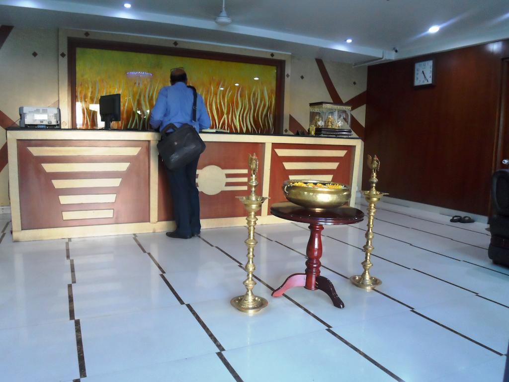 Psr Hotel Tirupati Exterior photo