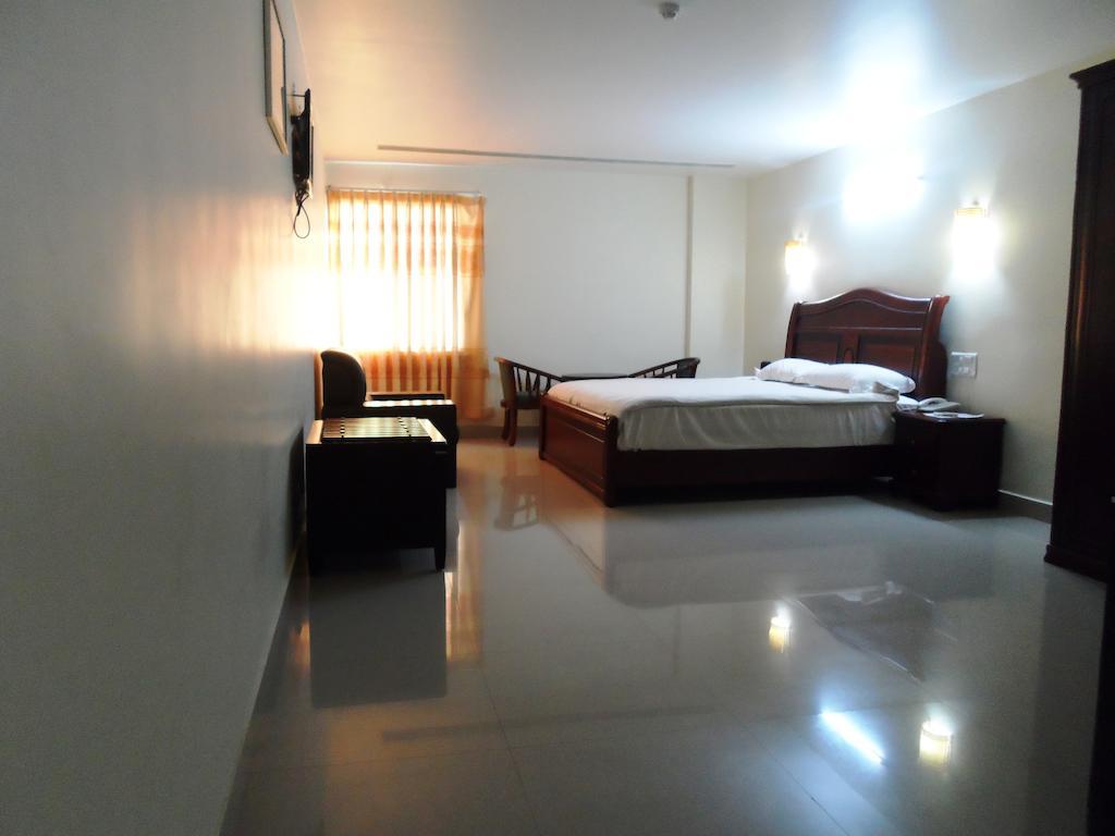 Psr Hotel Tirupati Exterior photo